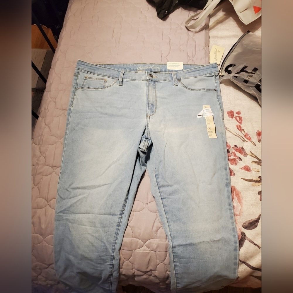 NWT Universal Thread Jegging Jeans